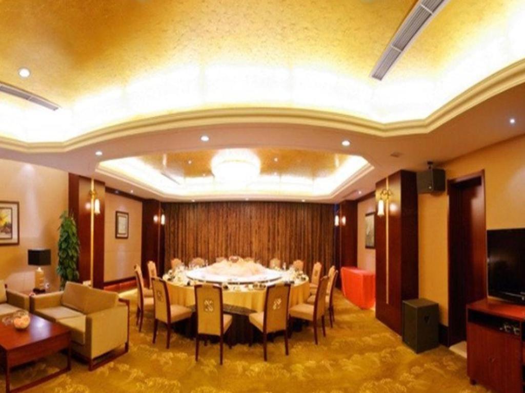 รามาดา พลาซา เซินหยาง ซิตี้ เซ็นเตอร์ Hotel เสิ่นหยาง ภายนอก รูปภาพ