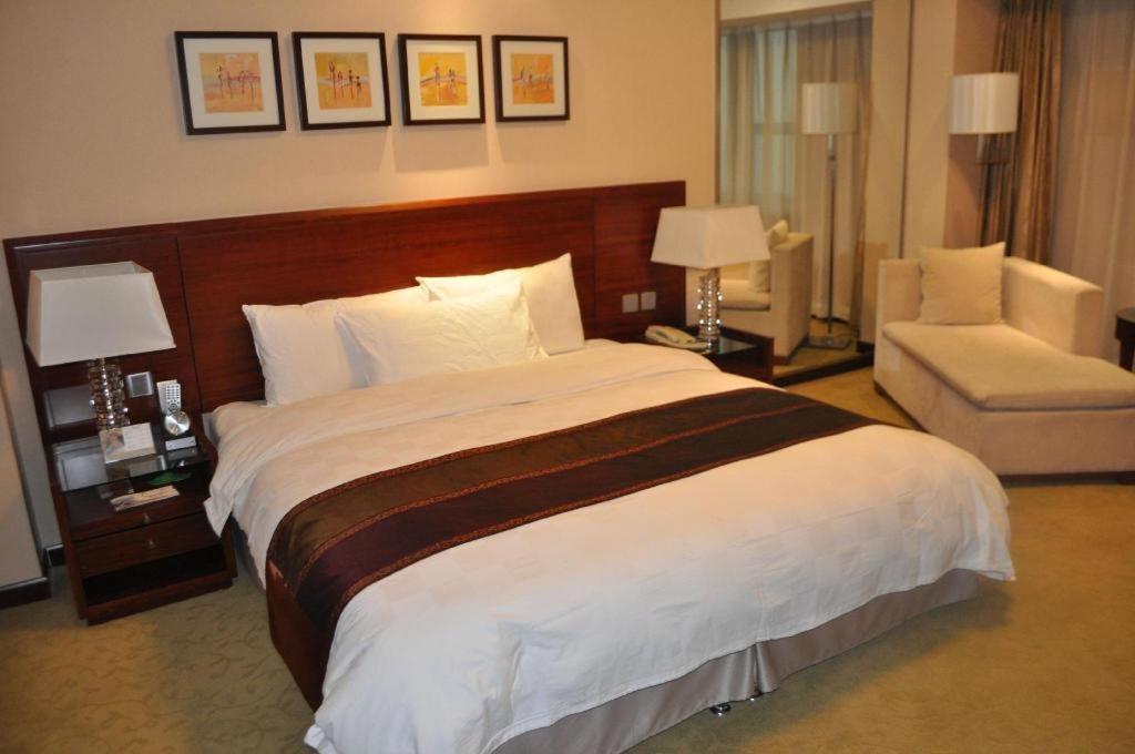รามาดา พลาซา เซินหยาง ซิตี้ เซ็นเตอร์ Hotel เสิ่นหยาง ภายนอก รูปภาพ