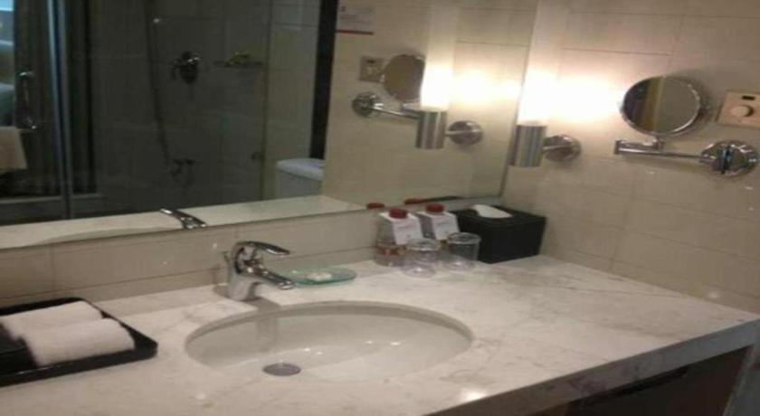 รามาดา พลาซา เซินหยาง ซิตี้ เซ็นเตอร์ Hotel เสิ่นหยาง ภายนอก รูปภาพ